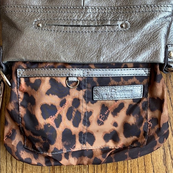 B. Makowsky Signature Line Leather Crossbody Bag - Picture 7 of 8